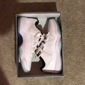 Jordan 11 lightly used
